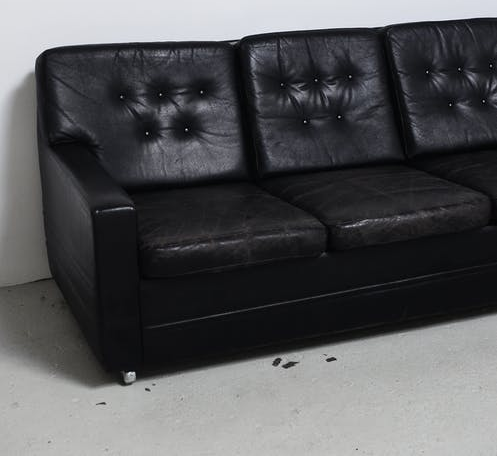 https://gdihomeservices.com/wp-content/uploads/2022/06/dirty-old-leather-sofa.png