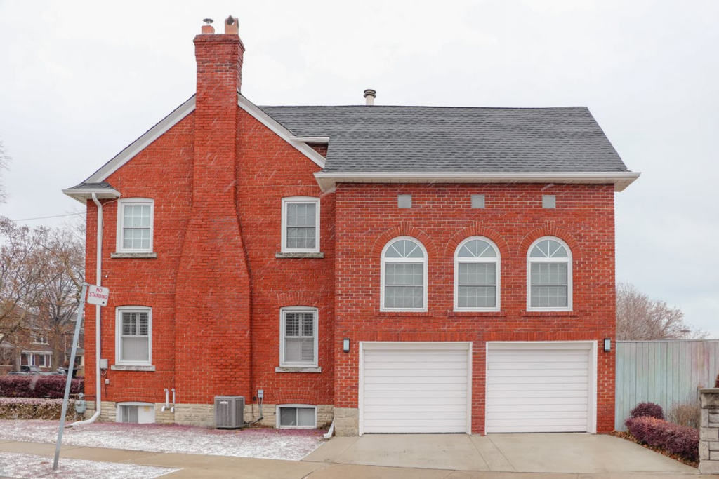 clean brick home after pressure washing service